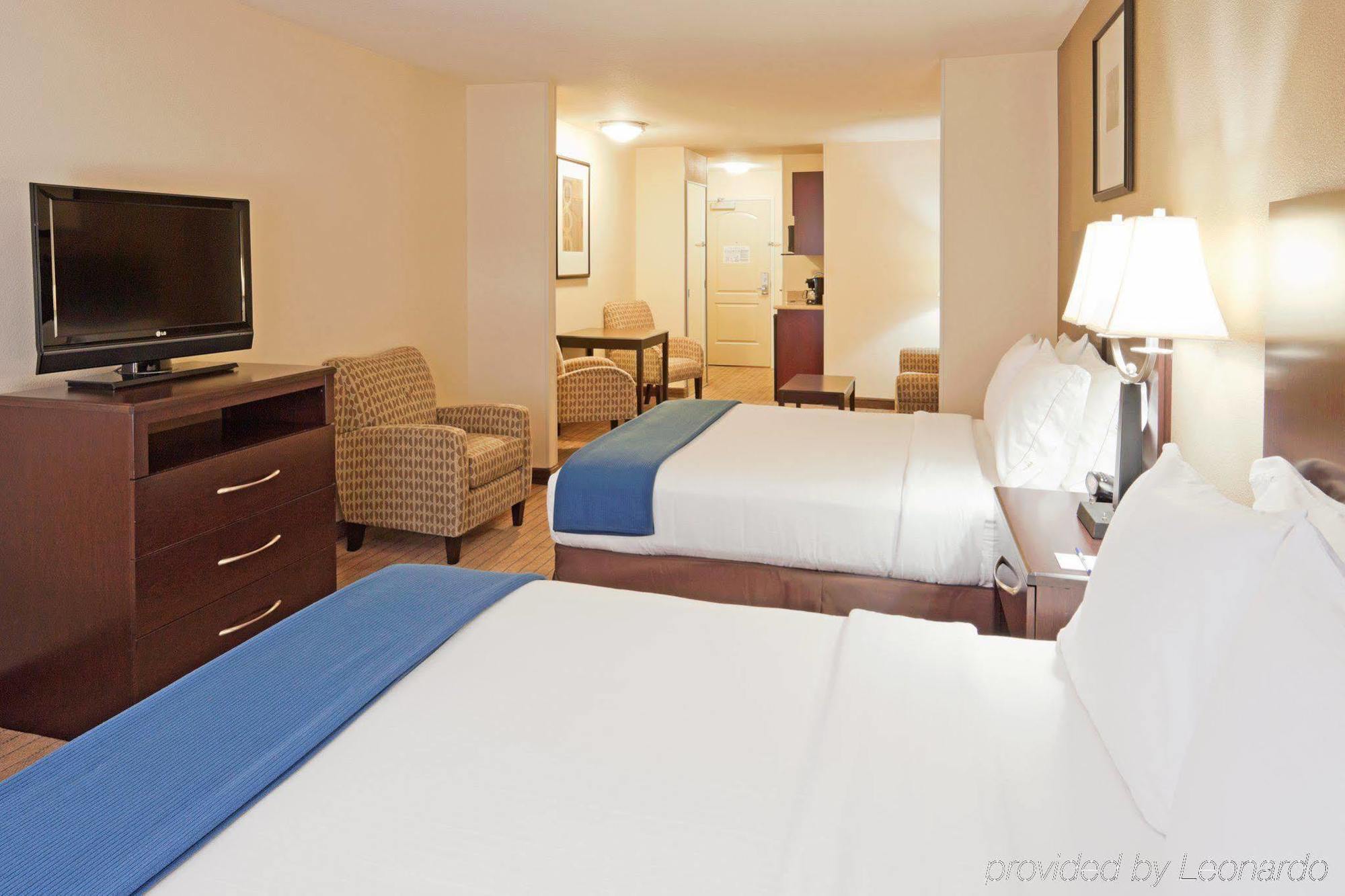 Holiday Inn Express & Suites Clovis Fresno Area By Ihg Стая снимка